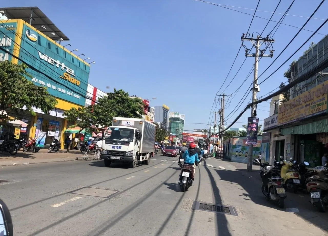 Nhà riêng gần chợ Nam Hòa, Quận 9 có giá bán bao nhiêu?