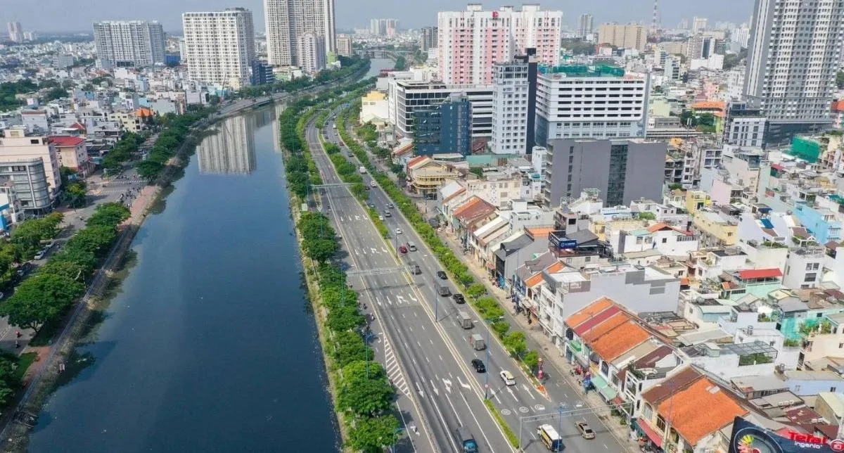 Nhà mặt phố đường Cao Đạt, Quận 5 hiện có giá bao nhiêu?