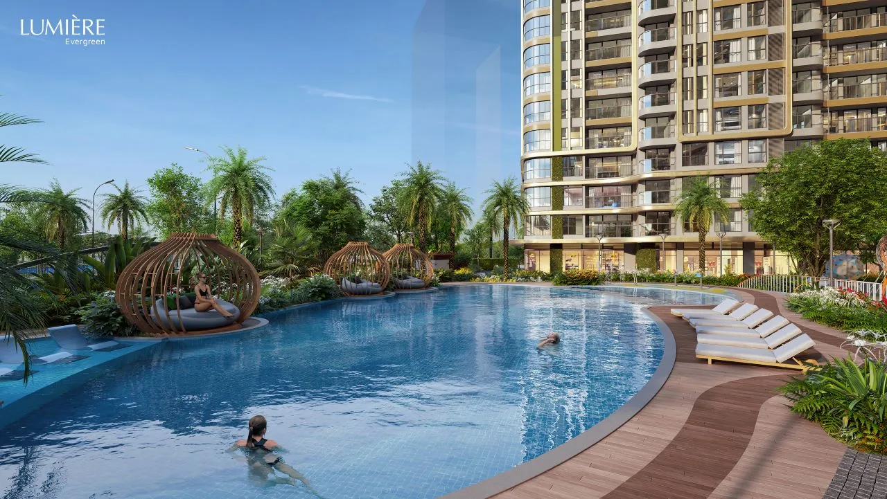 LUMIÈRE EverGreen có bao nhiêu bể bơi?