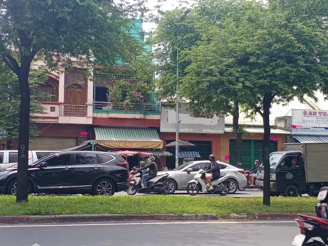 Nhà mặt phố đường Hồng Bàng, Quận 5 hiện có giá bao nhiêu?
