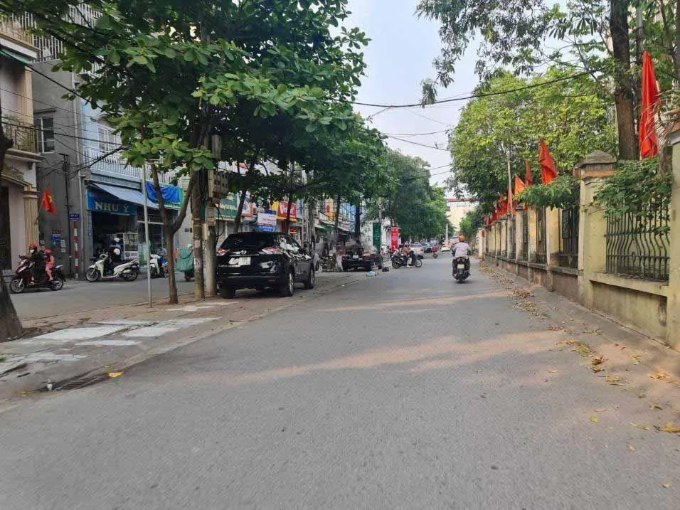 Địa điểm làm thủ tục nhập khẩu đối với hộ gia đình mua nhà đất tại phố Ngọa Long, quận Bắc Từ Liêm