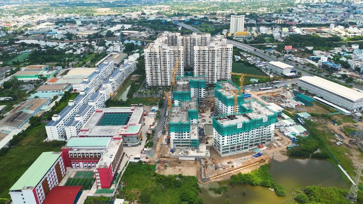 Nhà mặt phố đường Lạc Long Quân, Quận Tân Bình hiện có giá bao nhiêu?