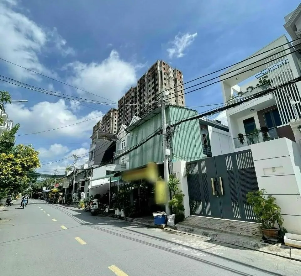Nhà mặt phố đường Lê Thị Chợ, Quận 7 hiện có giá bao nhiêu?