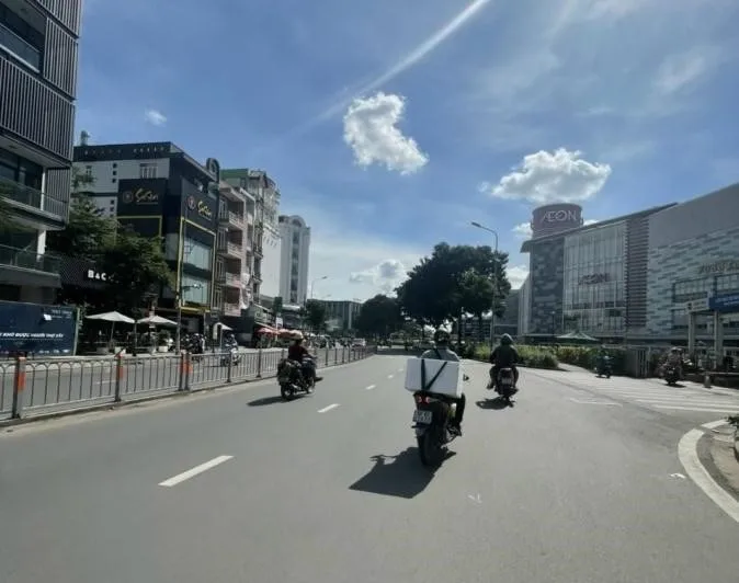 Giá bán nhà riêng, nguyên căn đường Dương Văn Dương, Quận Tân Phú hiện tại là bao nhiêu? 
