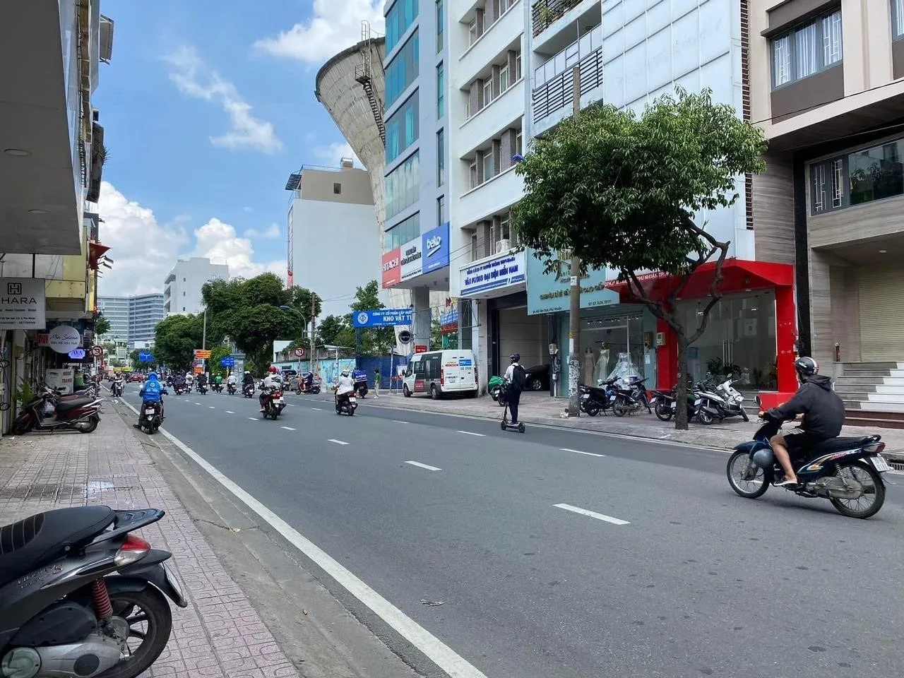Nhà mặt phố đường Hồ Văn Huê, Quận Phú Nhuận hiện có giá bao nhiêu?
