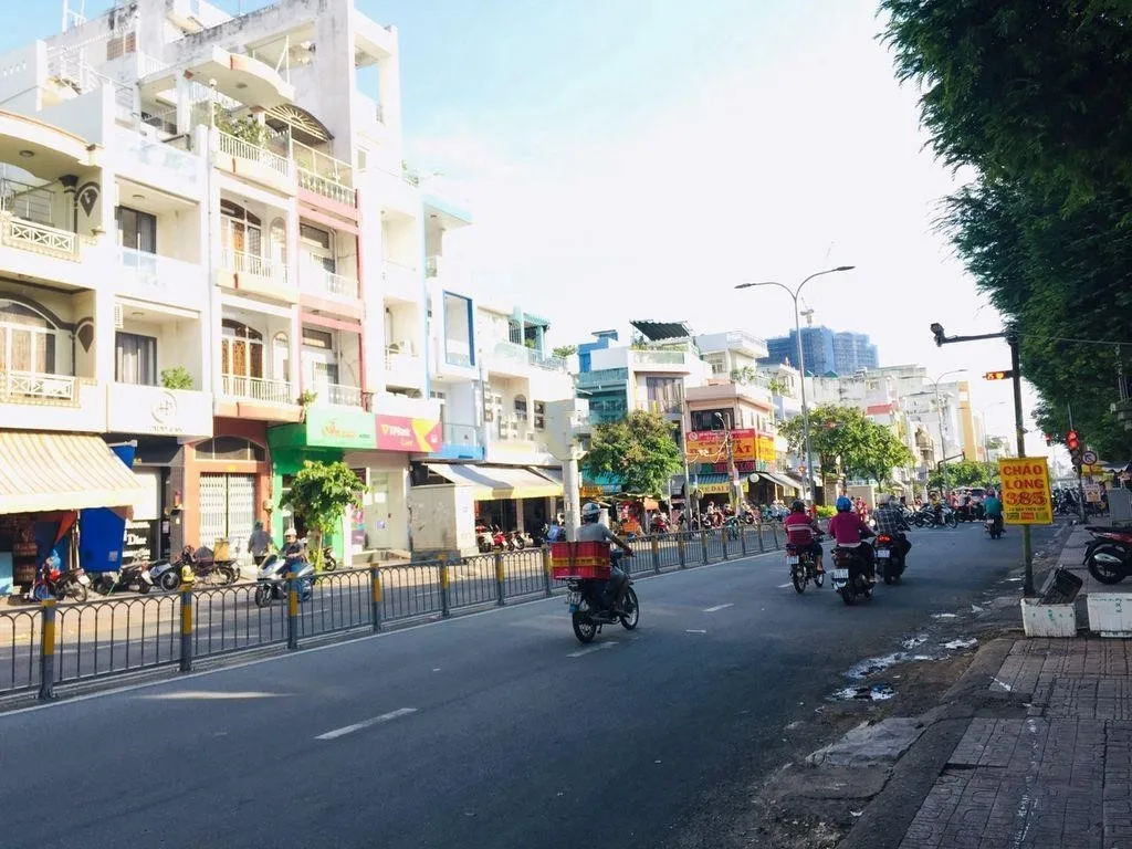 Giá bán nhà riêng, nguyên căn tại đường Minh Phụng, quận 11 là bao nhiêu?