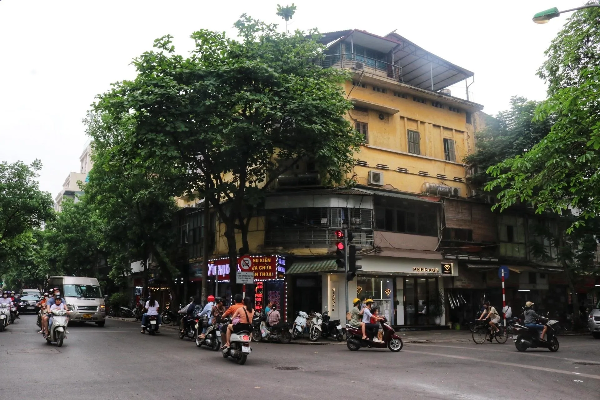 Nhà đất thổ cư phường Hàng Trống và Lý Thái Tổ bên nào đắt, bên nào rẻ hơn?