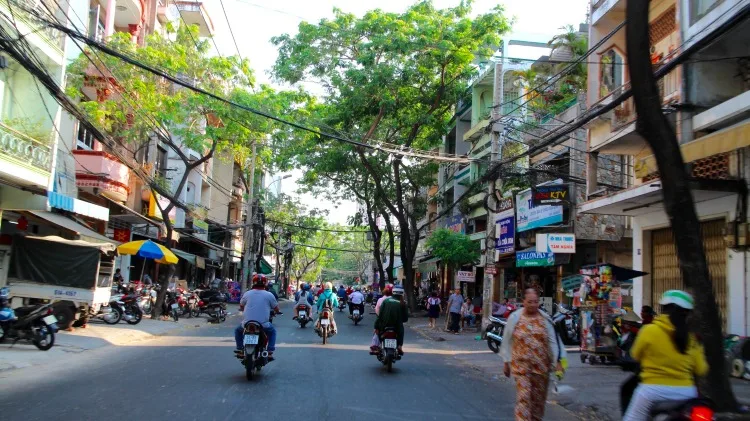 Giá bán nhà riêng, nguyên căn tại đường Trịnh Đình Trọng, quận 11 là bao nhiêu?