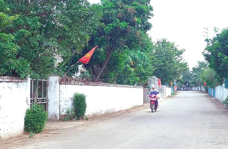 Giá bán nhà đất tại xã Minh Quang, huyện Ba Vì hiện là bao nhiêu?