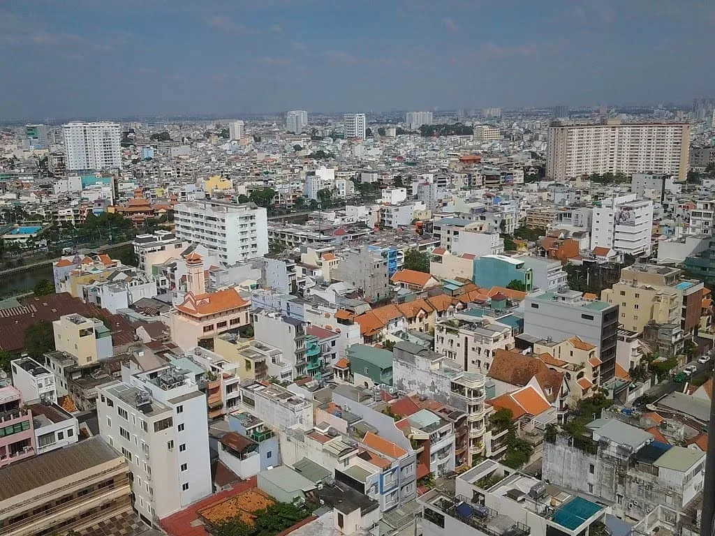 Giá bán nhà thổ cư quận Tân Phú và Tân Bình bên nào đắt, bên nào rẻ hơn?