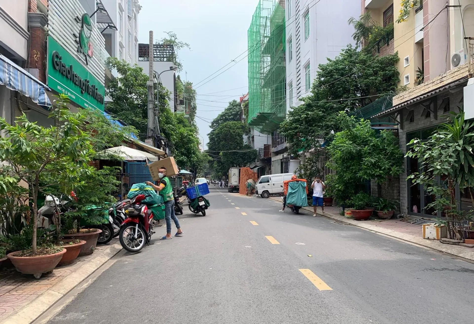 Giá bán nhà riêng, nguyên căn đường Lê Văn Huân, quận Tân Bình hiện tại là bao nhiêu?