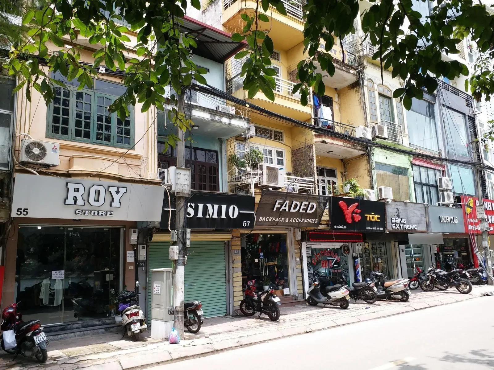 Có nên bán nhà mặt phố để mua chung cư không?