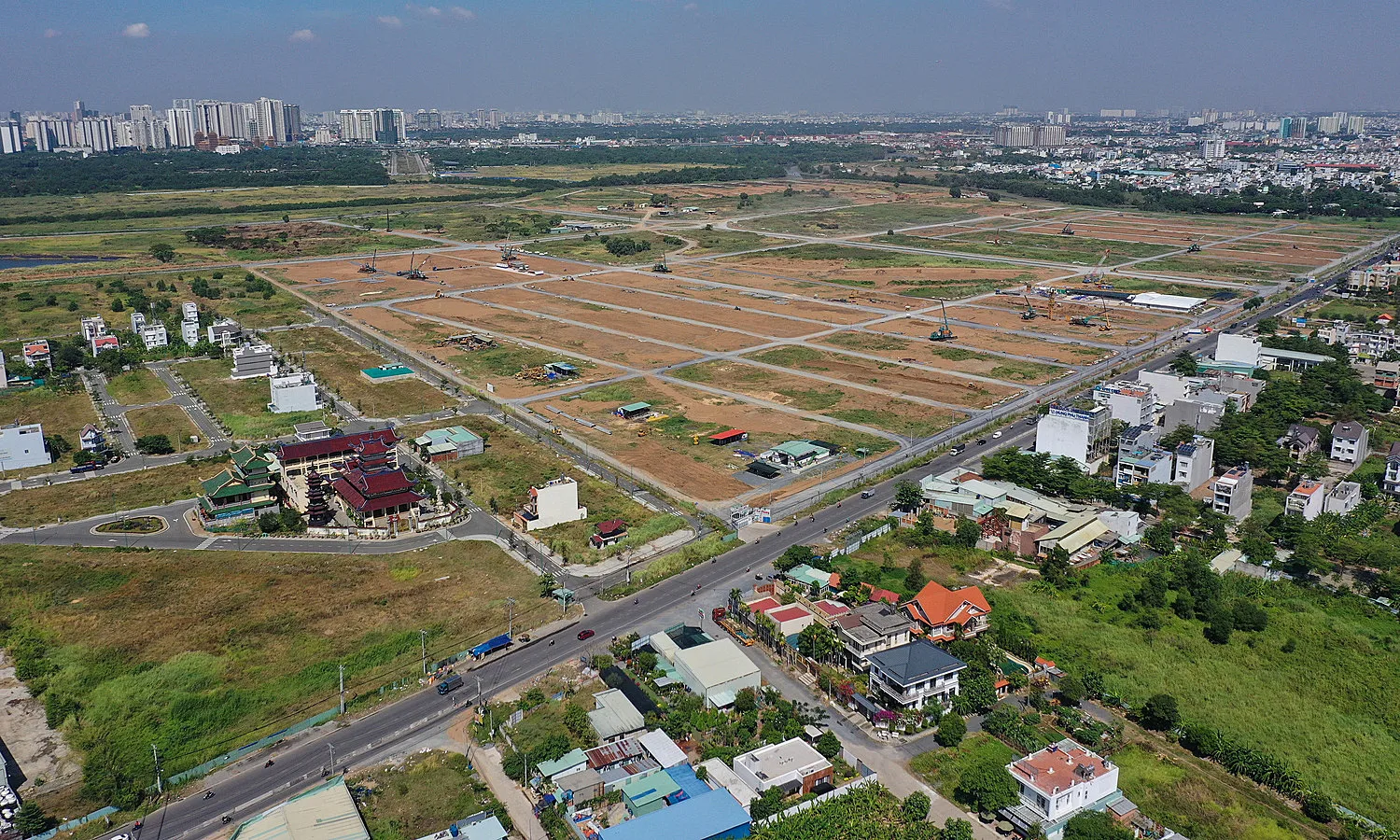 Có 2,3 tỷ đồng có thể chọn đầu tư đất nền dự án hay đất thổ cư?