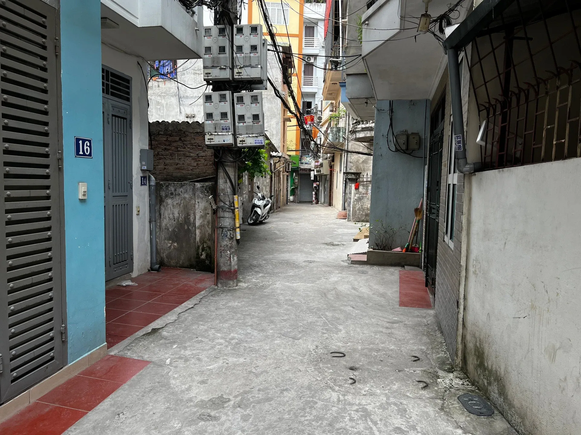 Chung cư liên tục tăng giá, có nên mua nhà trong ngõ với giá 5 tỷ đồng?