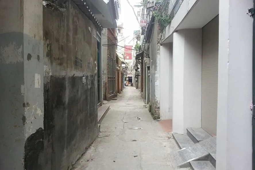 Nên đầu tư nhà hẻm hay đất nền huyện ven với 3,5 tỷ đồng?