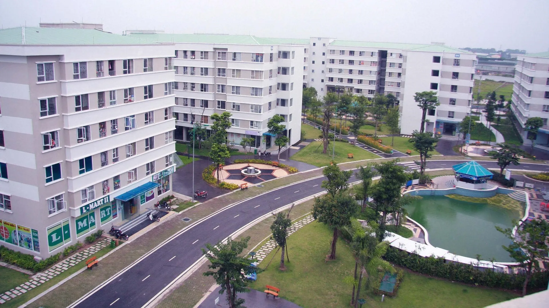 Sở hữu sổ đỏ ở quê thì có được mua nhà ở xã hội không?
