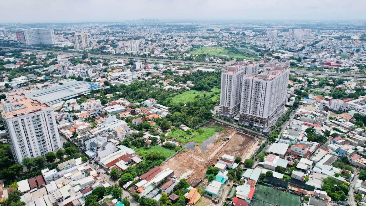 Thu nhập 25 triệu đồng/tháng vẫn đắn đo mua nhà khi giá căn hộ tăng cao