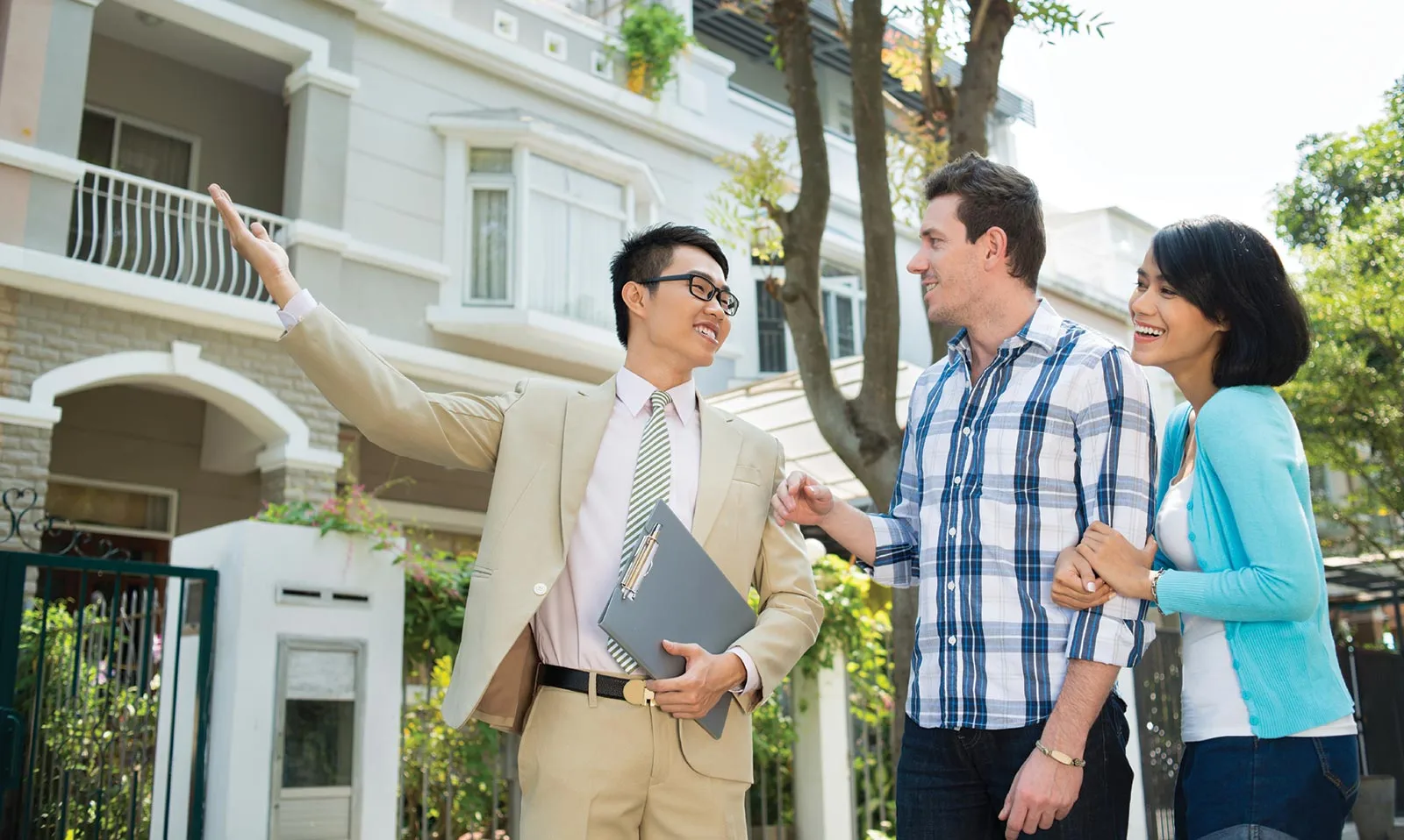 Có những hình thức giao dịch nhà đất nào trên thị trường bất động sản?