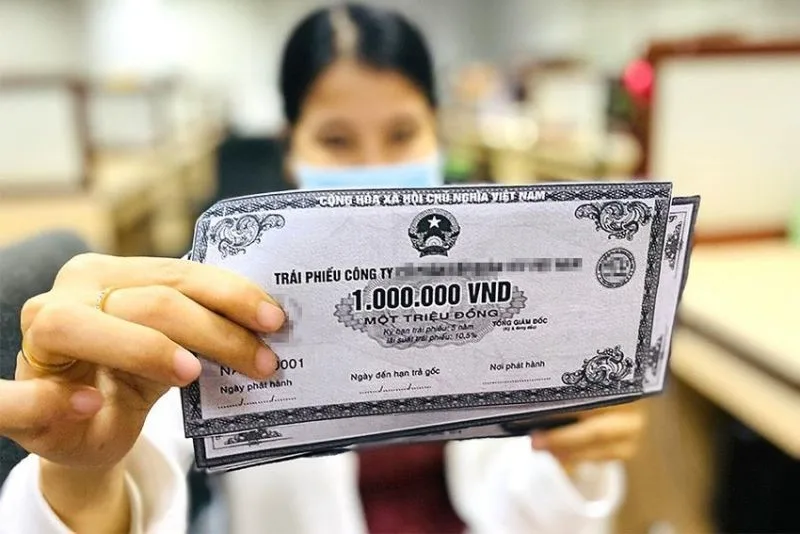 Trái phiếu và gửi tiết kiệm: Kênh nào an toàn hơn?