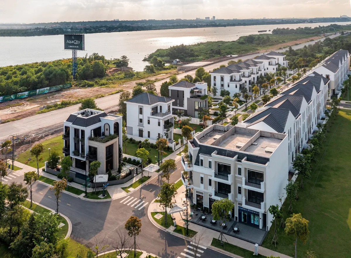 Vì sao phân khúc biệt thự, nhà liền kề tại Hà Nội vắng khách nhưng vẫn đắt giá?