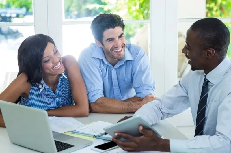 Tại sao tự bán hay tự cho thuê nhà khó giao dịch thành công, cần phải làm gì?
