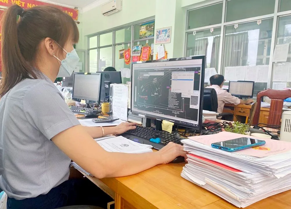 Cơ quan nào cung cấp dữ liệu thông tin về đất đai, thủ tục yêu cầu thế nào?