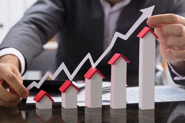 Vì sao giá cổ phiếu bất động sản tăng mạnh trong năm 2024?