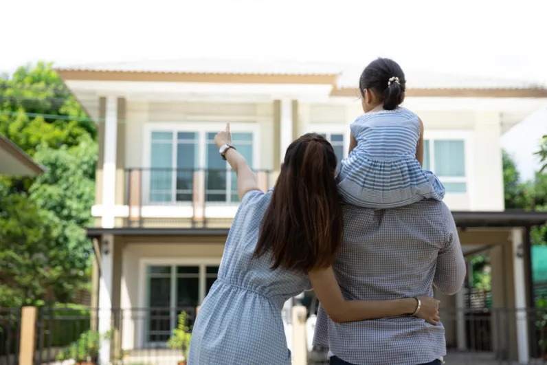 Mua nhà: Niềm mơ ước hay gánh nặng cho giới trẻ?