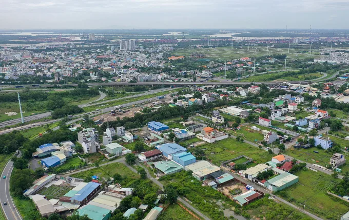 5 tỷ đồng: Nên đầu tư vào một căn hộ hay nhiều đất nền?