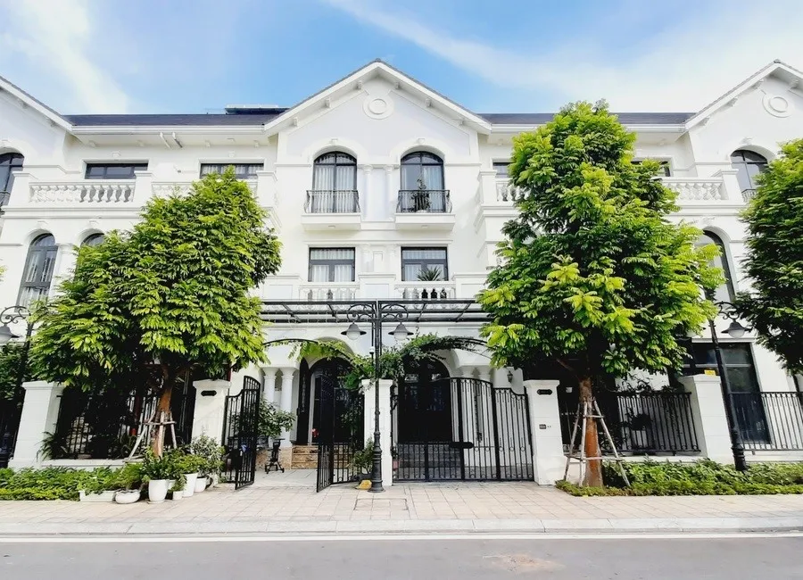 Bán nhà liền kề hướng Đông Bắc phân khu Sao Biển Vinhomes Ocean Park ở đâu giá hợp lý? 