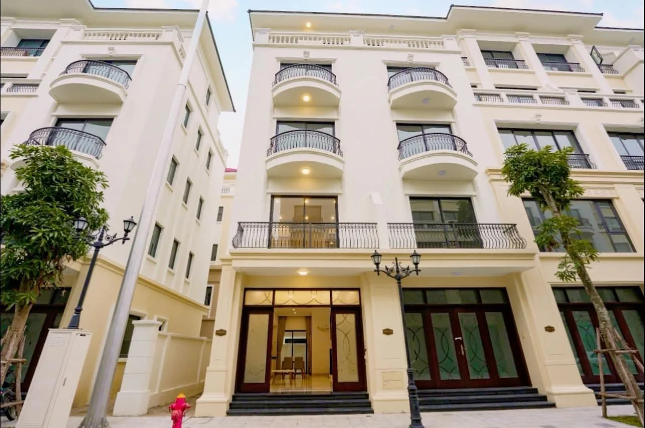 Bán shophouse 100m2 - 120m2 phân khu San Hô Vinhomes Ocean Park ở đâu giá hợp lý?