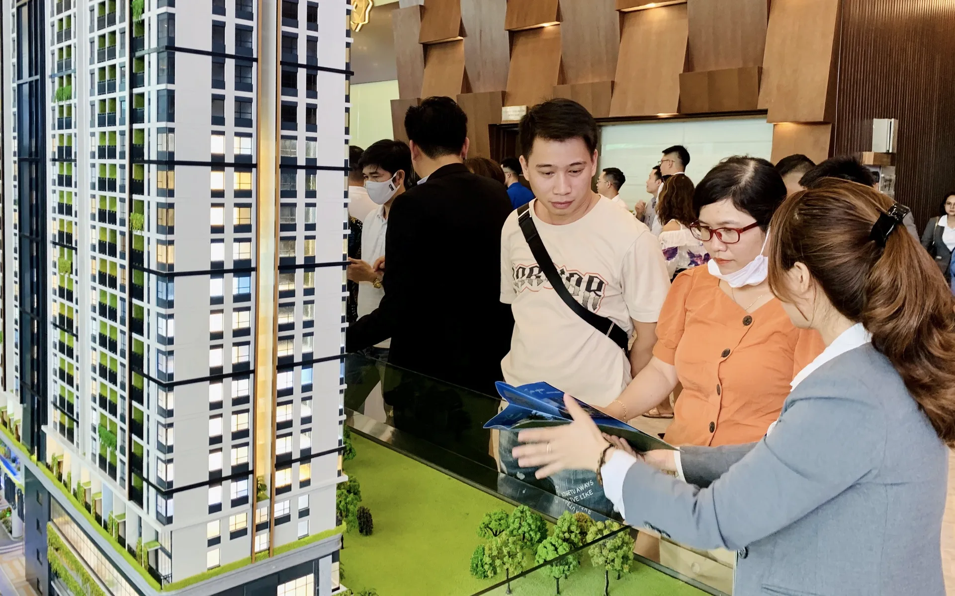 Mua căn hộ, nên chọn tầng thấp hay tầng cao khi quyết định này gắn liền với bài toán kinh tế của gia đình?