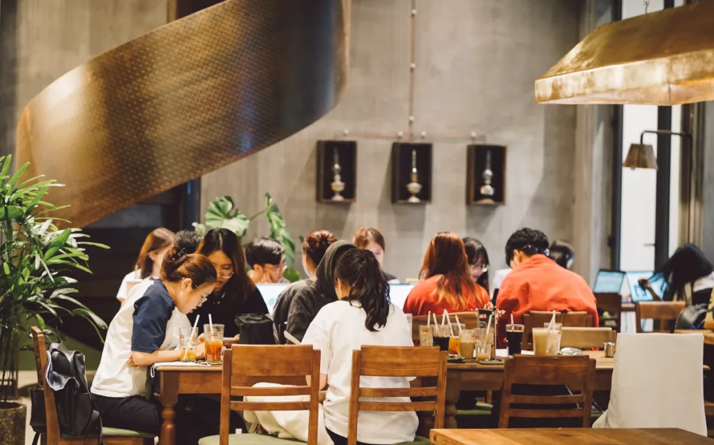 Các quán cà phê gần Vinhomes Symphony dành cho những ai thích thay đổi không gian làm việc