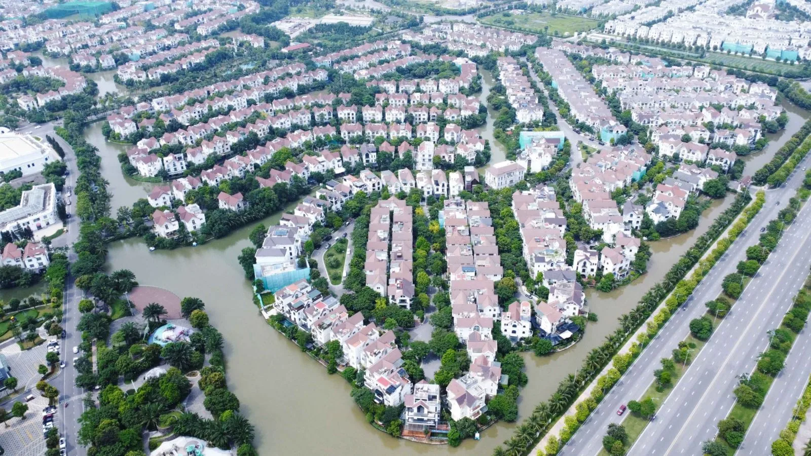 Vinhomes Riverside - "chốn đi về" của giới nhà giàu Hà Nội