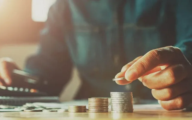 Lãi tiết kiệm giảm, đâu là kênh đầu tư tiềm năng?