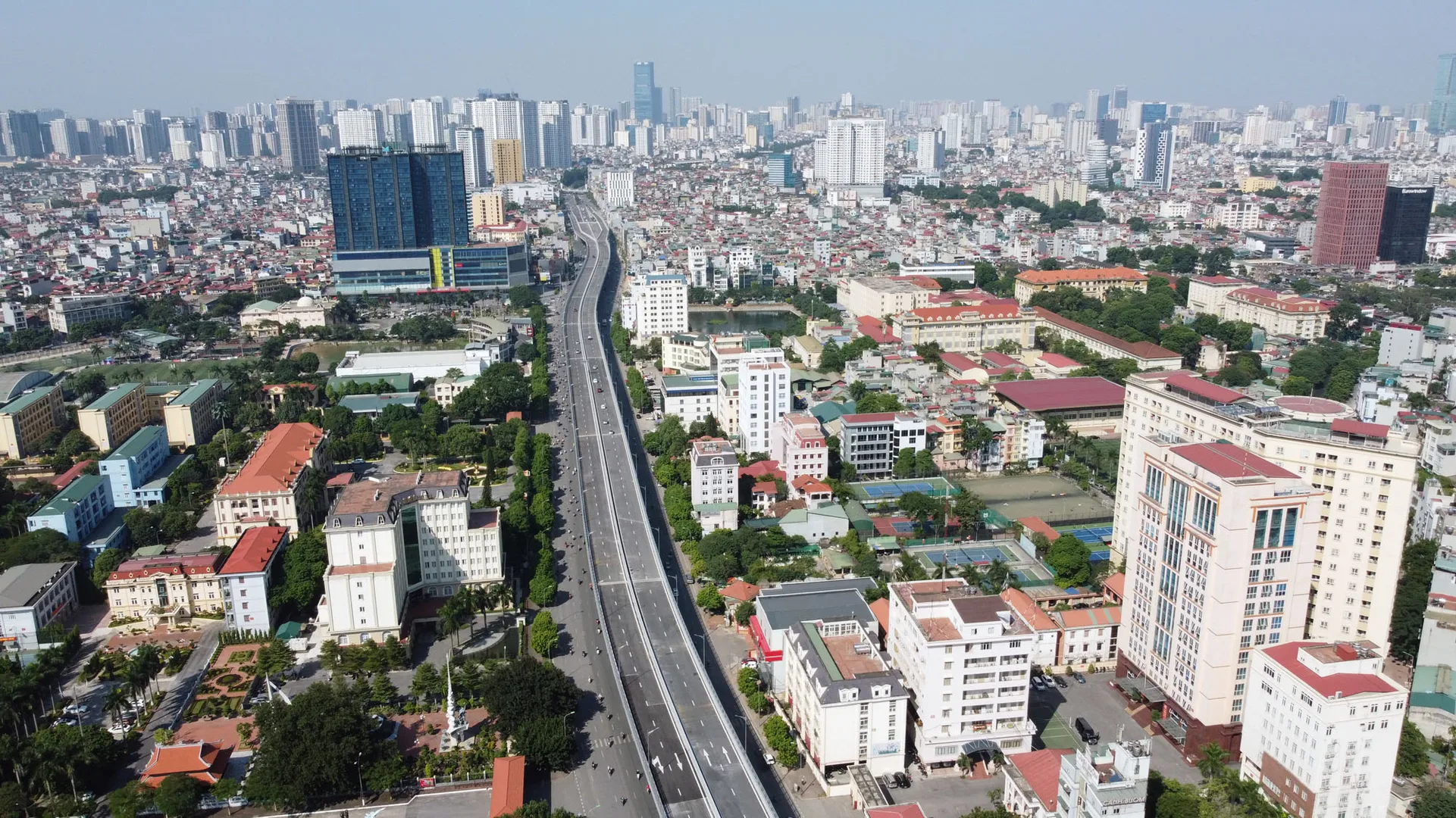 Nối gót chung cư, nhà trong ngõ lại tăng giá "phi mã"