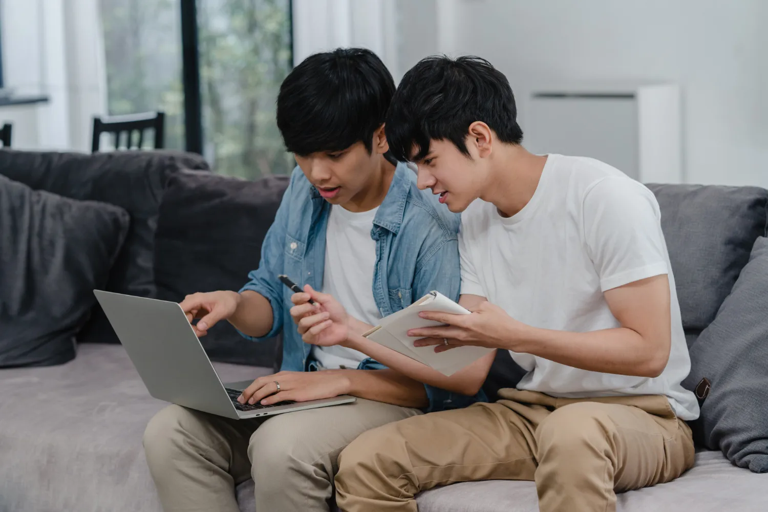 Kiểm soát tài chính nhờ chi tiêu ít hơn thu nhập: Liệu có khả thi hay chỉ là lý thuyết?