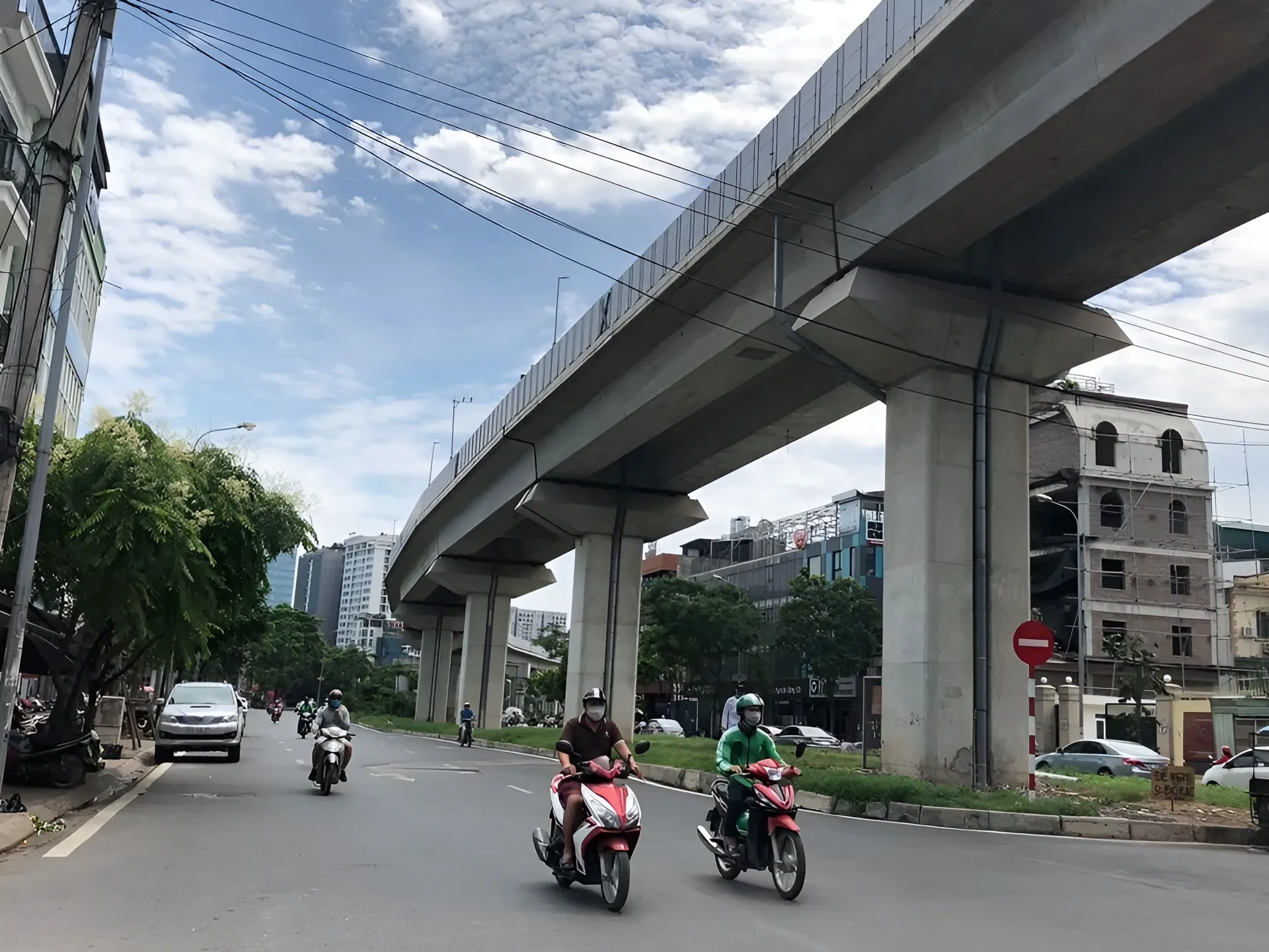 Nhà mặt ngõ 2 tầng đường Hoàng Cầu quận Đống Đa giá bao nhiêu?