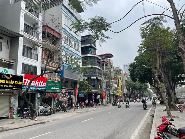 Nhà mặt ngõ 3 tầng cách đường Vọng quận Hai Bà Trưng giá bao nhiêu?