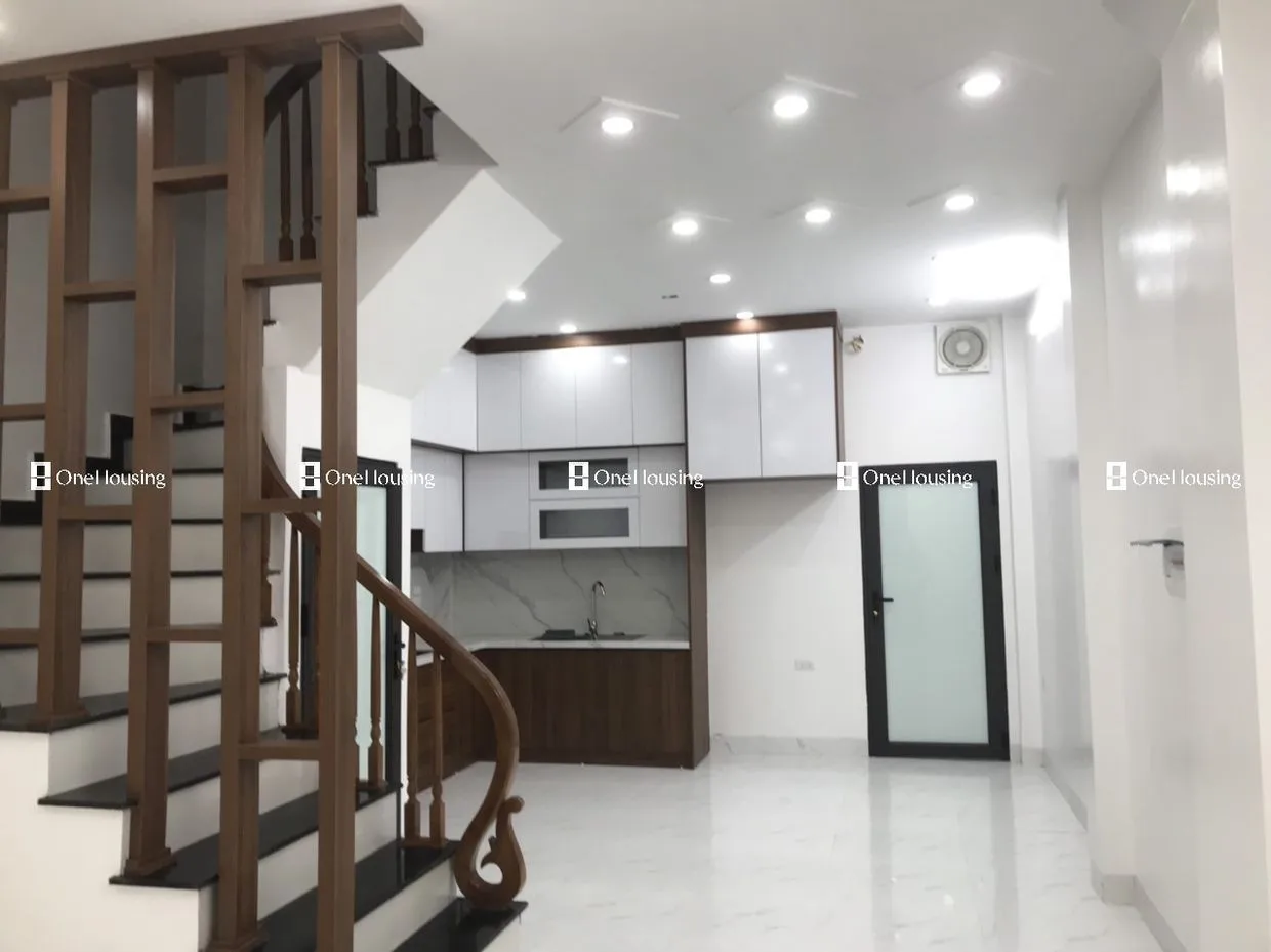 Nhà mặt ngõ 5 tầng cách đường Trần Khát Chân quận Hai Bà Trưng giá bao nhiêu?