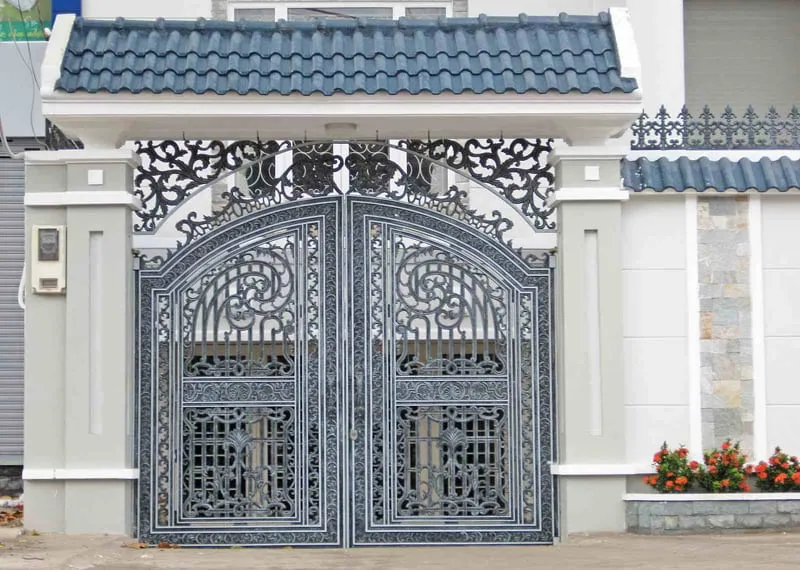 Tuổi 1990 Canh Ngọ nên chọn hướng mở cổng nào để đón tài lộc vào nhà?