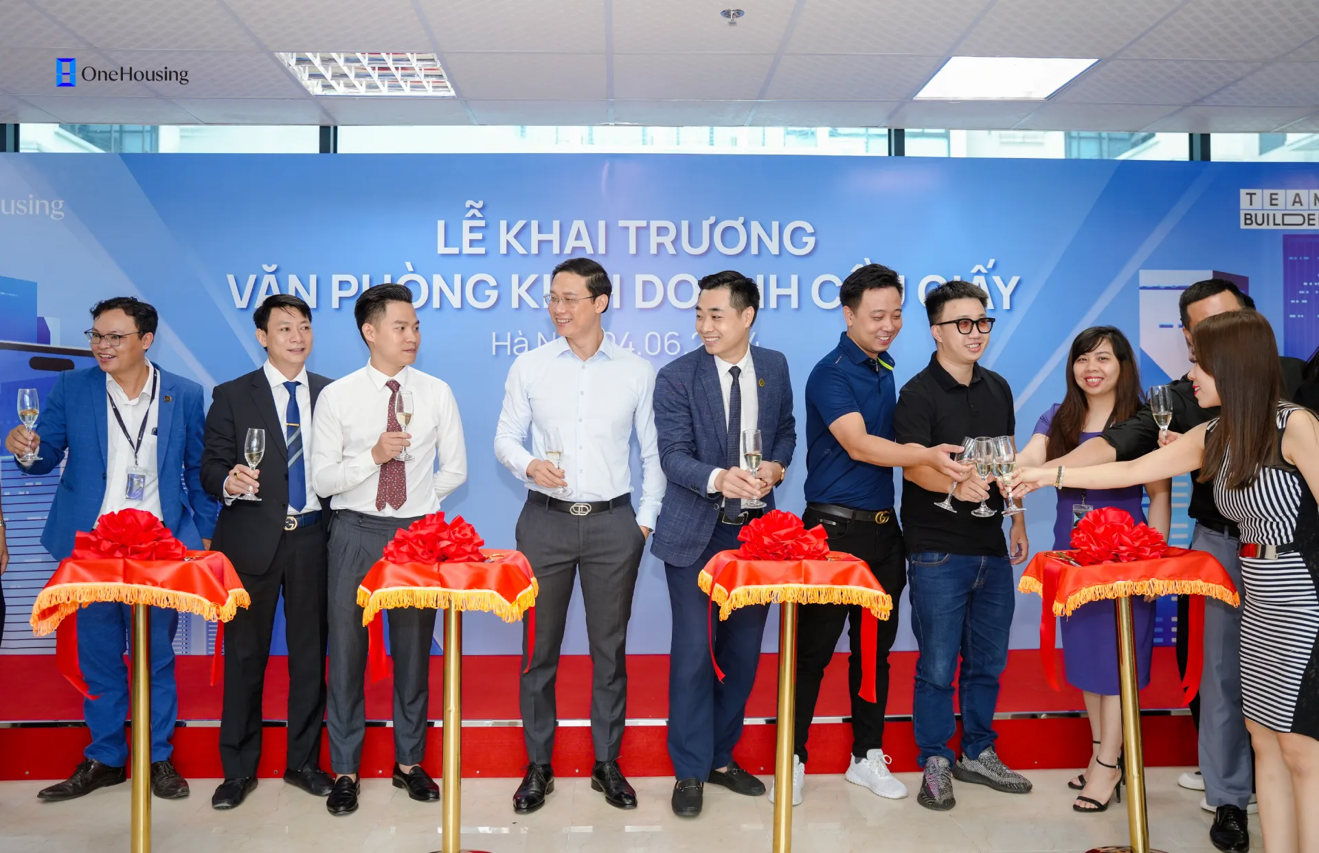 OneHousing khai trương văn phòng kinh doanh Cầu Giấy & Ra mắt CLB Triệu Đô