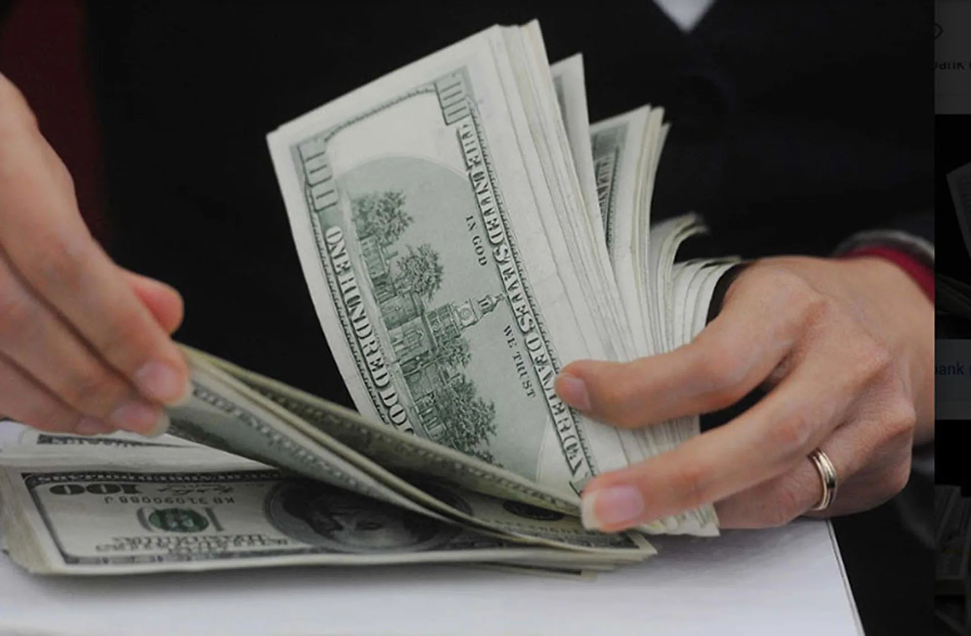 Thị trường USD tự do là gì?