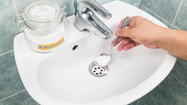 Đừng để thói quen đổ nước nóng vào bồn rửa gây nguy hiểm đến căn bếp của bạn