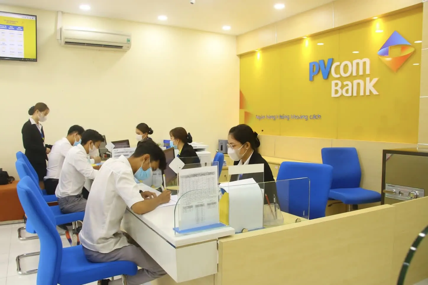 Khách hàng cần đảm bảo điều kiện nào khi gửi tiết kiệm nhận lãi suất ngân hàng PVcomBank?