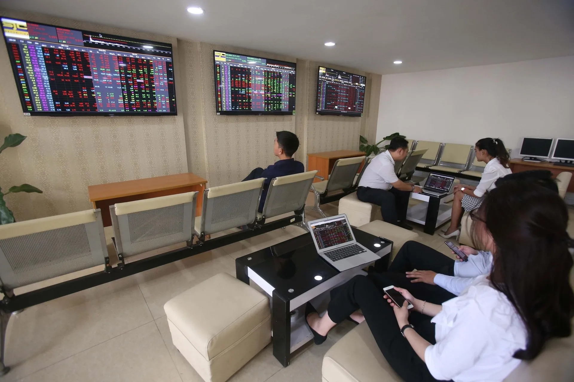 Cổ phiếu rác và dấu hiệu nhận biết cổ phiếu rác