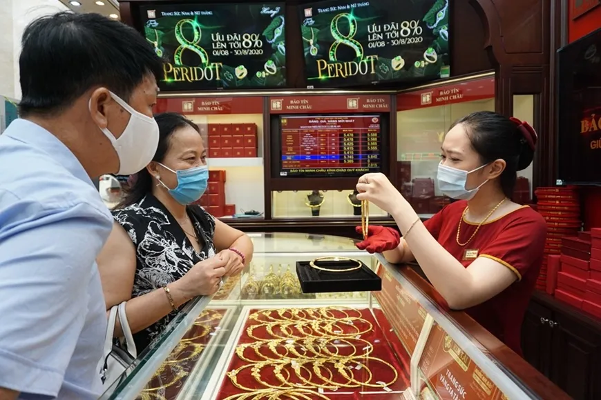 Giá vàng sẽ bị lỗ bao nhiêu nếu mua vào bán lại?