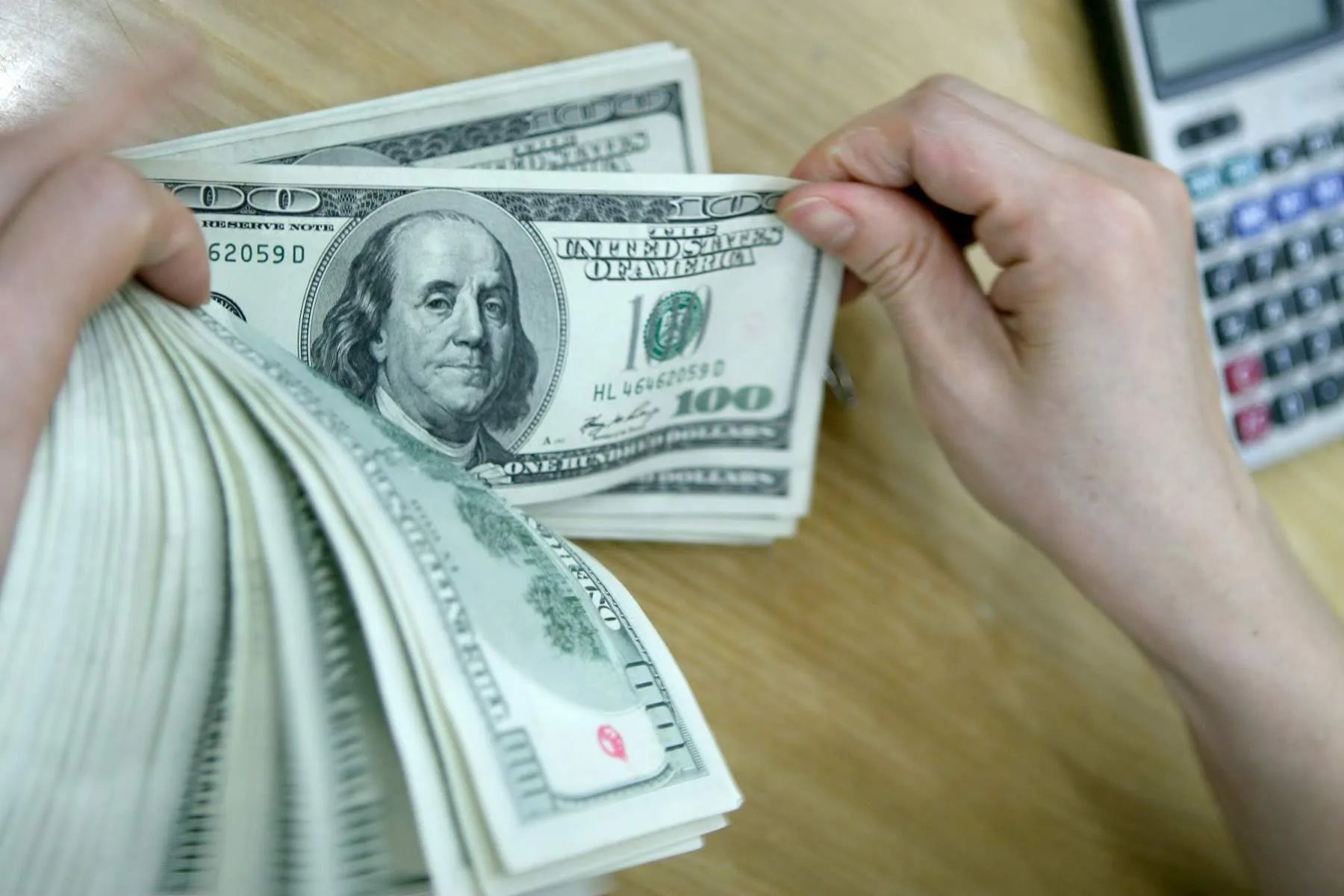 Tại sao nên tham khảo tỷ giá USD tại ngân hàng?