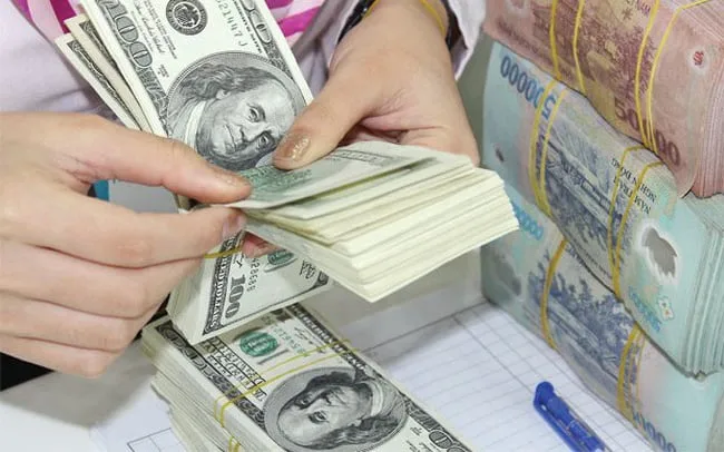Tại sao tỷ giá USD thường chênh lệch giữa các ngân hàng?