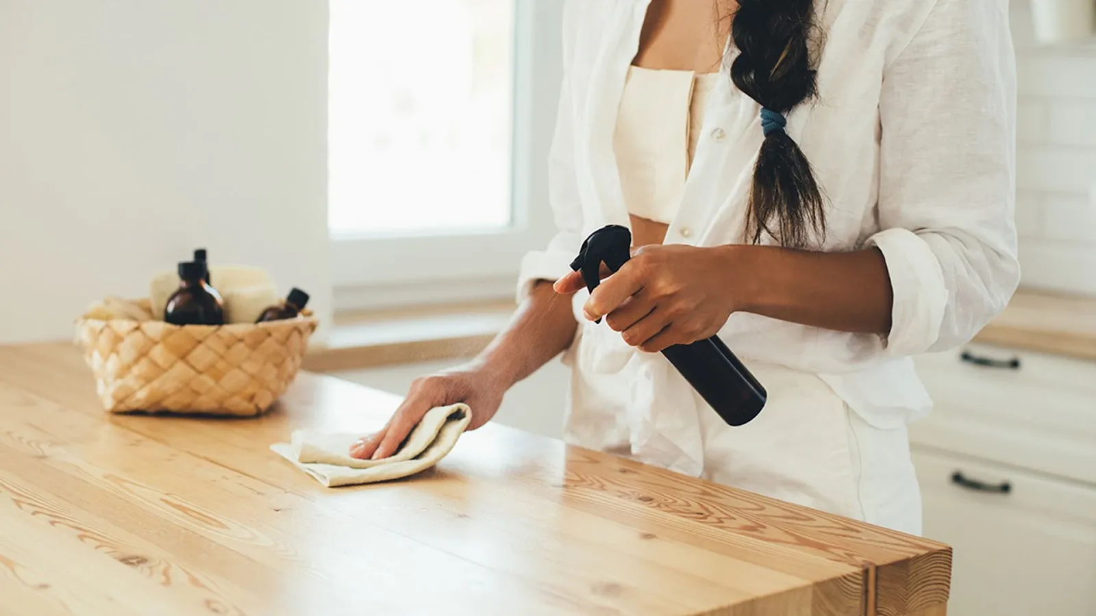 Những lưu ý cần tránh khi dọn dẹp nhà cửa là gì?